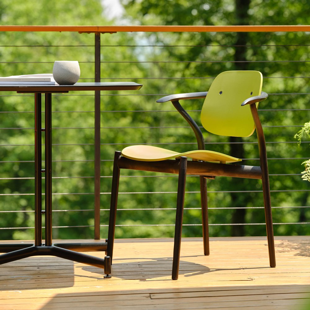 Iquo Armchair