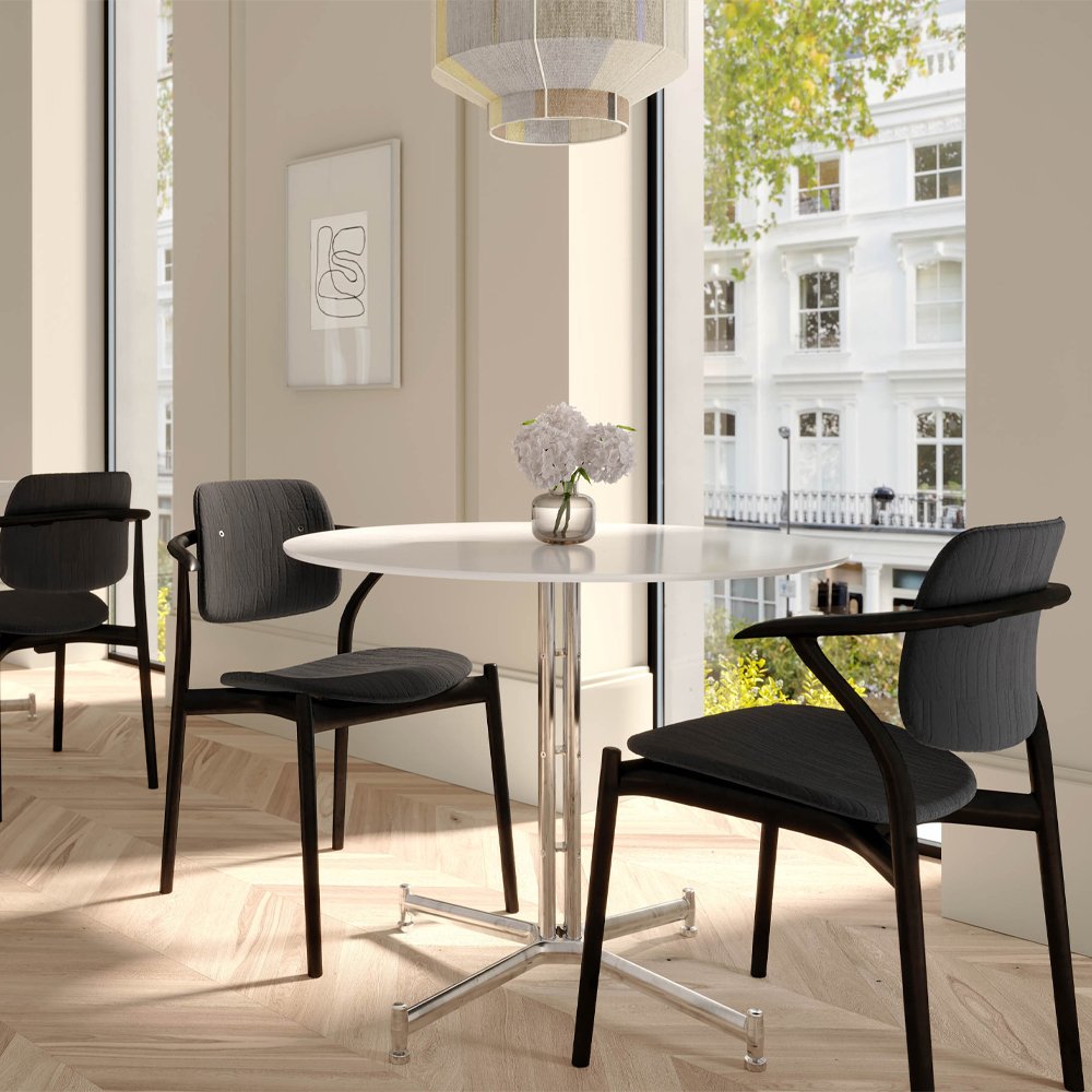 Iquo Armchair product thumbnail 4