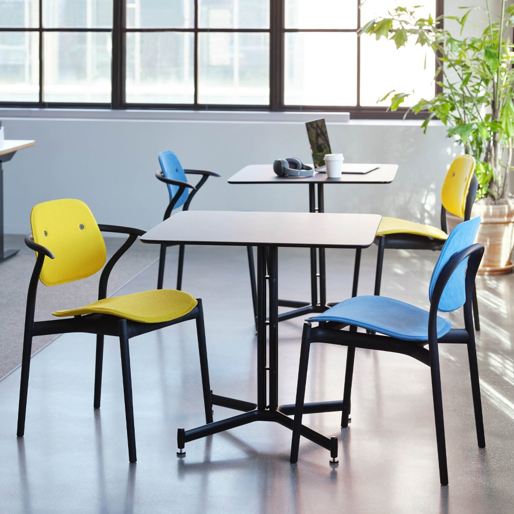 Iquo Armchair product thumbnail 5