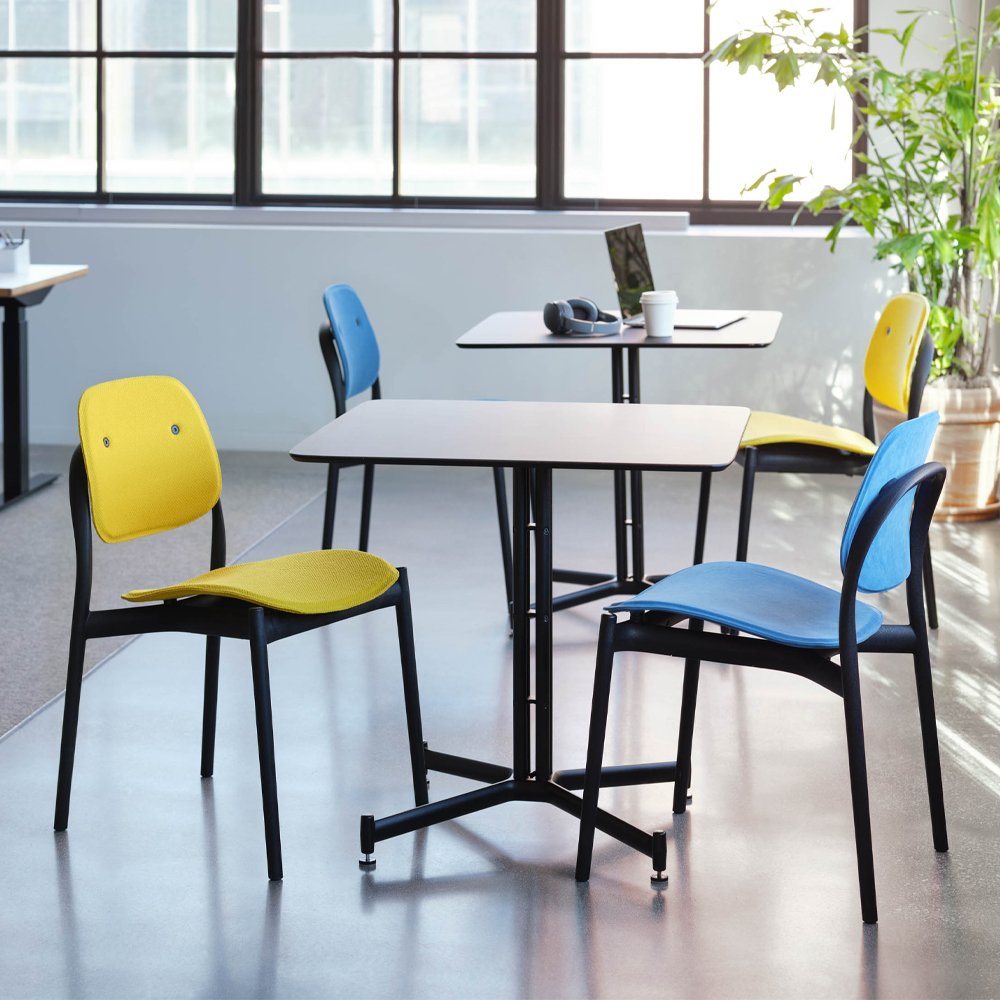 Iquo Armless Chair product thumbnail 3