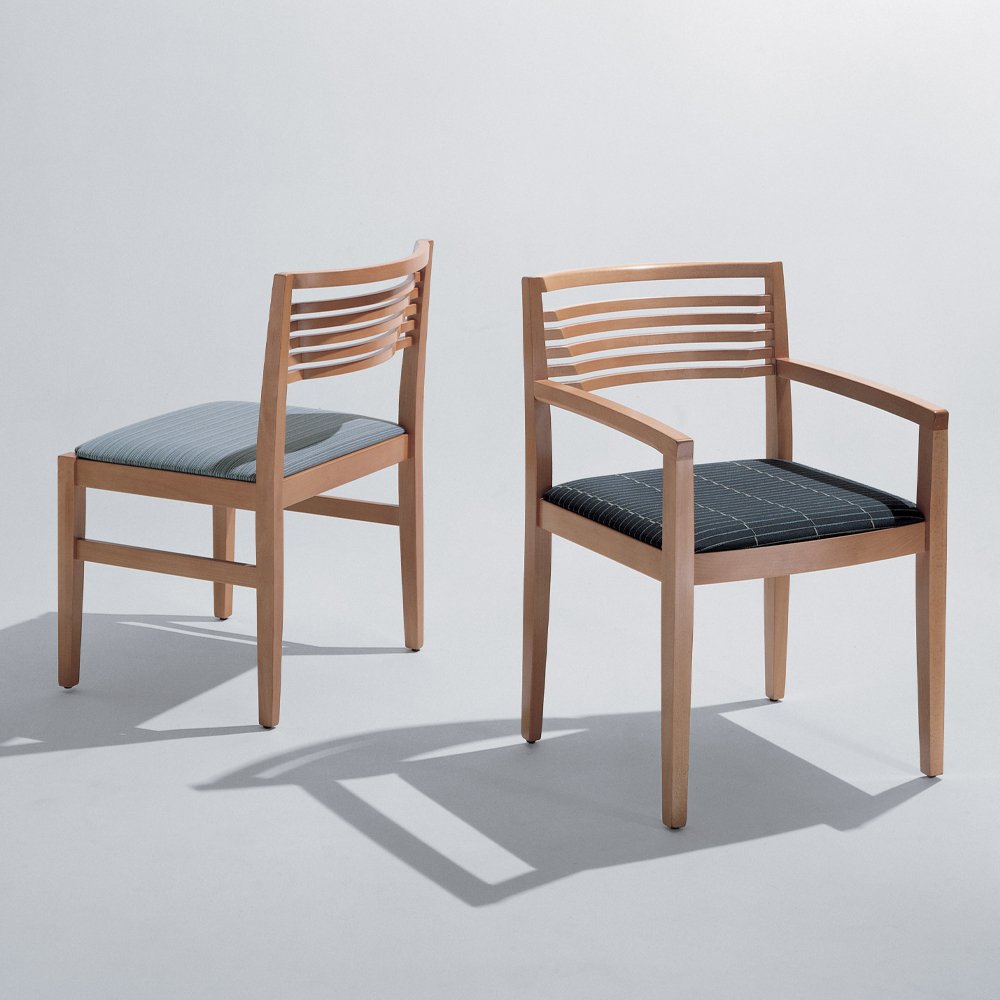 Ricchio Chair product thumbnail 4